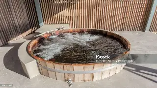 魔都桑拿之旅：上海特色桑拿体验分享，身心放松好去处 海报