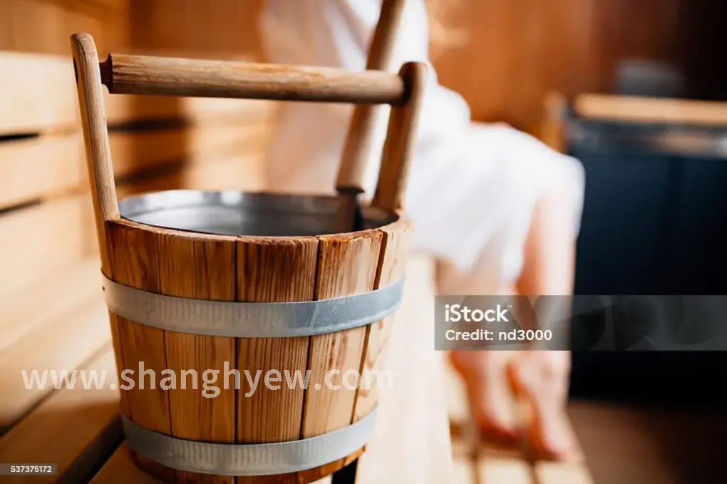 桑拿房内的热蒸汽