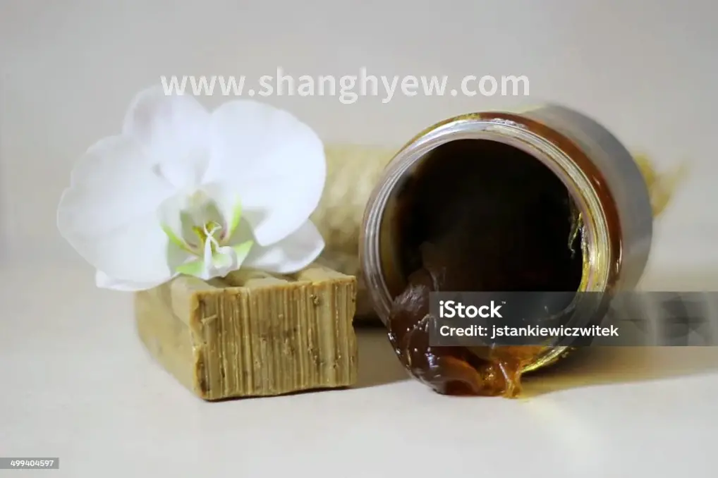 现代桑拿房内的香薰精油